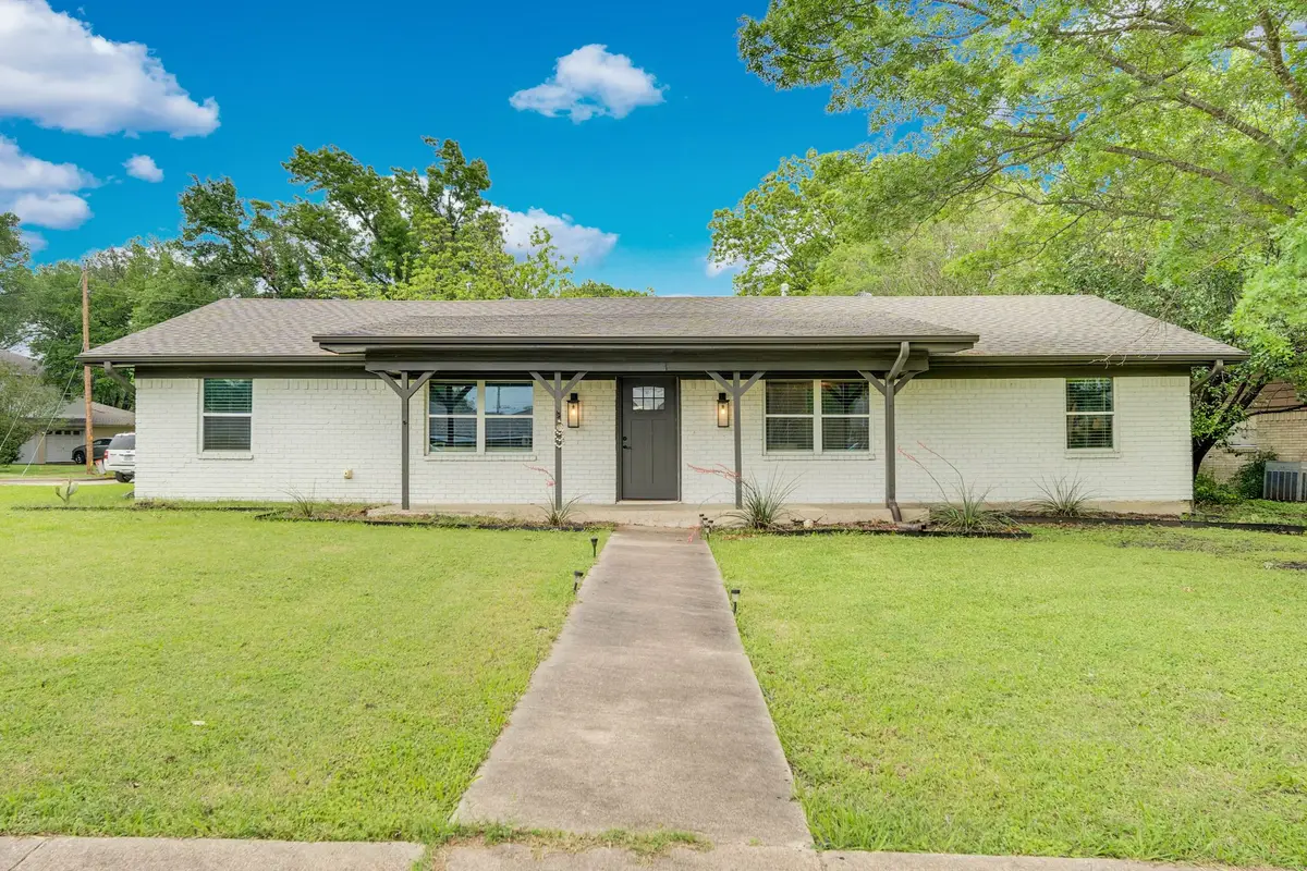 1104 Williamsburg Drive, Ennis, TX 75119 - #1