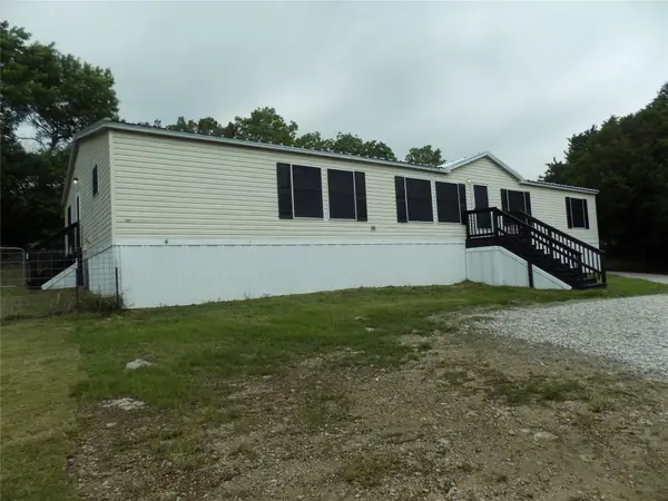 203 S Ridgeview Court, Azle, TX 76020