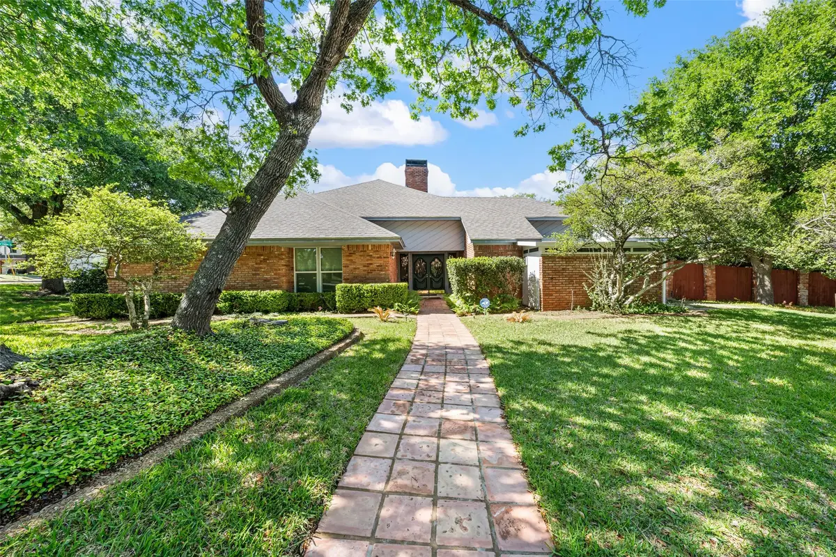 9925 Sandalwood Drive, Woodway, TX 76712 - #1
