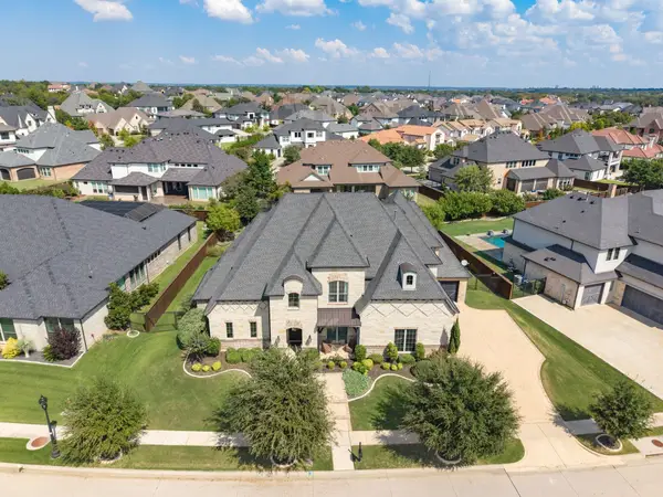 908 Lake Carillon Lane, Southlake, TX 76092