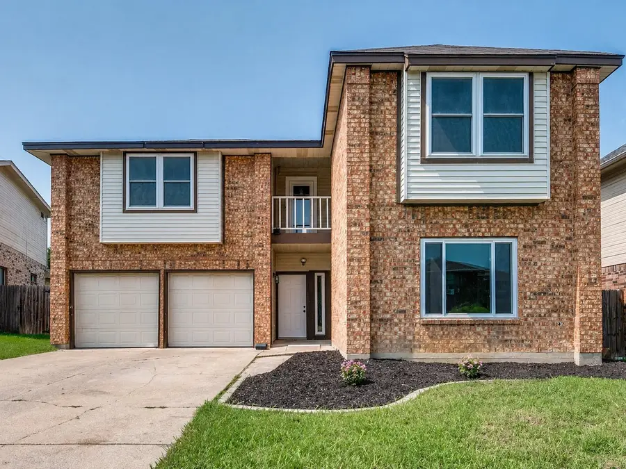 829 Foxridge Drive, Arlington, TX 76017 - #2
