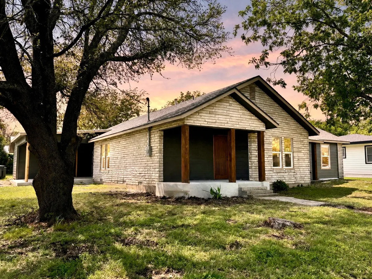 280 S Avenue A, Crawford, TX 76638 - #1