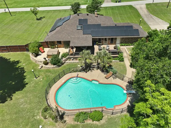 5610 Springbrook Drive, Midlothian, TX 76065