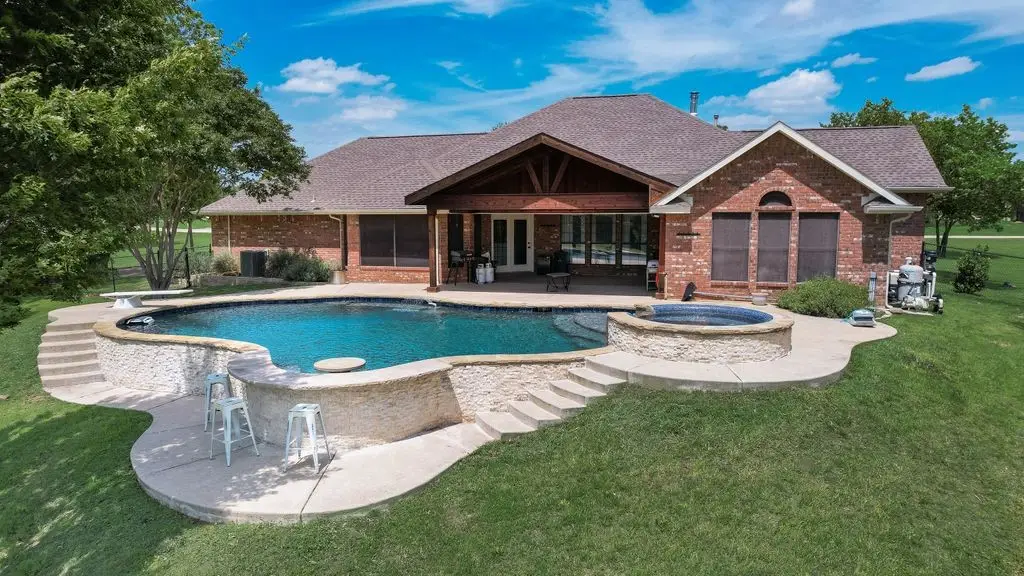 841 S Clinton Lane, Midlothian, TX 76065 - #1