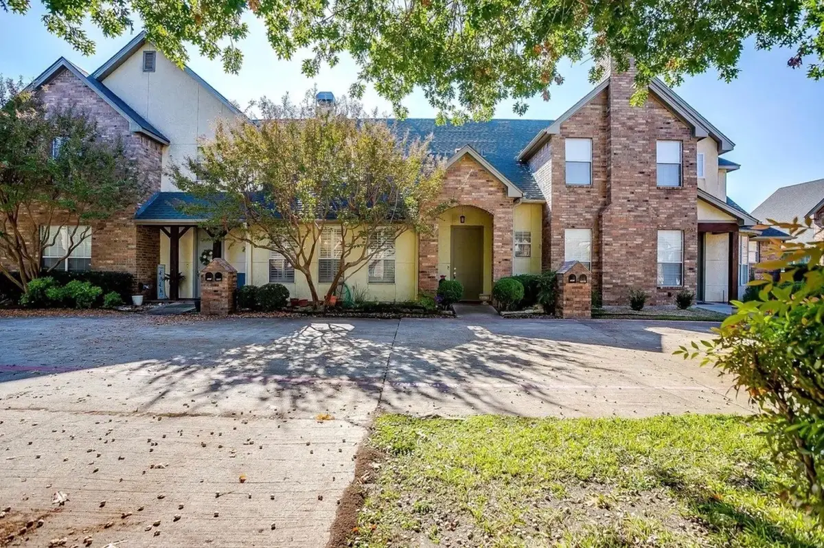 5882 Pecan Chase, Benbrook, TX 76132 - #1