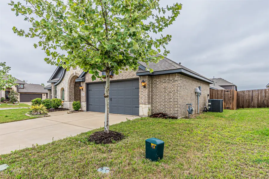1965 Silverleaf Drive, Glenn Heights, TX 75154 - #2