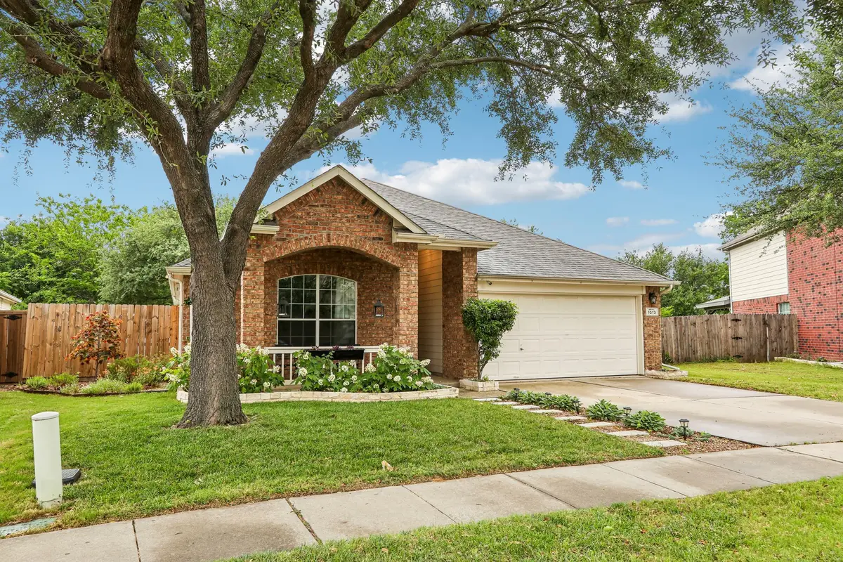 1013 Warbler, Aubrey, TX 76227 - #1