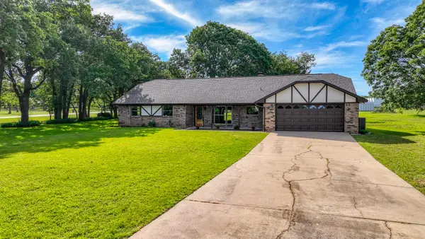 101 Meadow Court, Weatherford, TX 76086