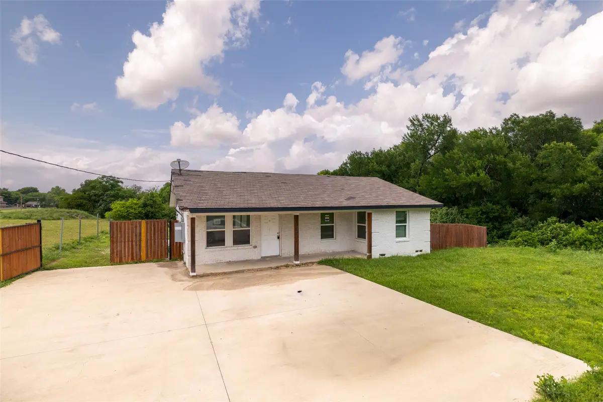 805 E Belt Line Road, Desoto, TX 75115 - #1