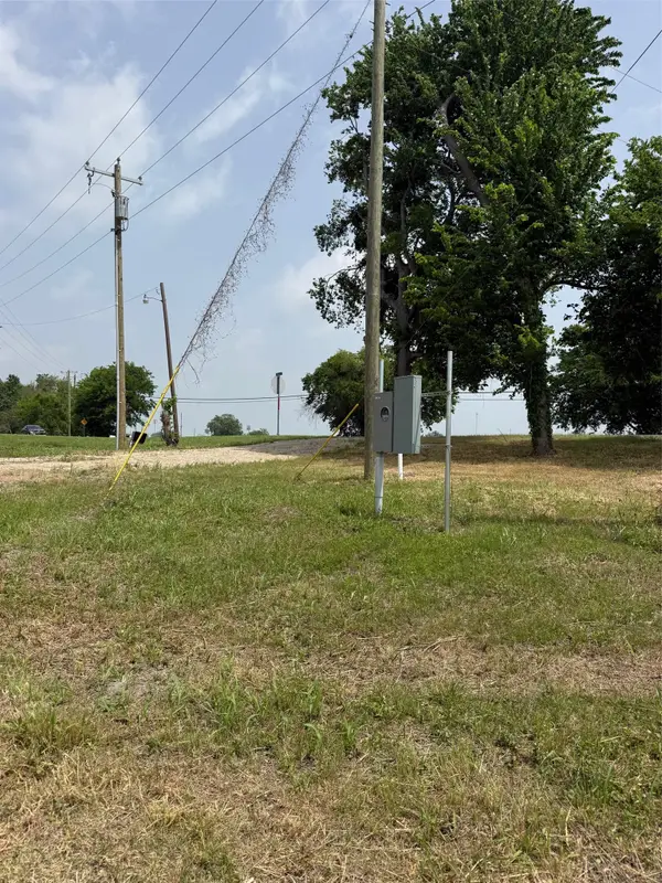 430 N Dallas Street, Palmer, TX 75152