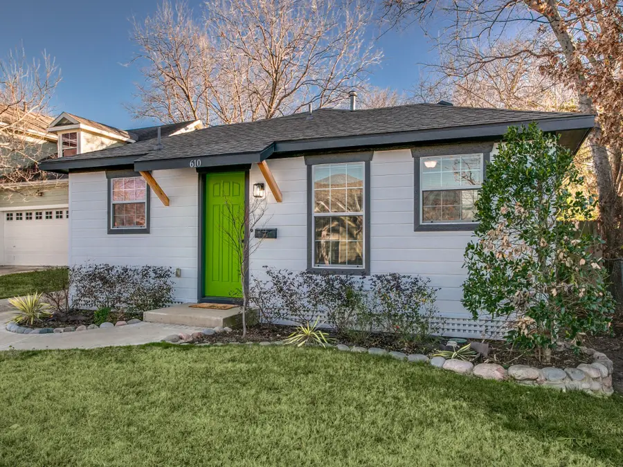 610 E Texas Street, Grapevine, TX 76051 - #3