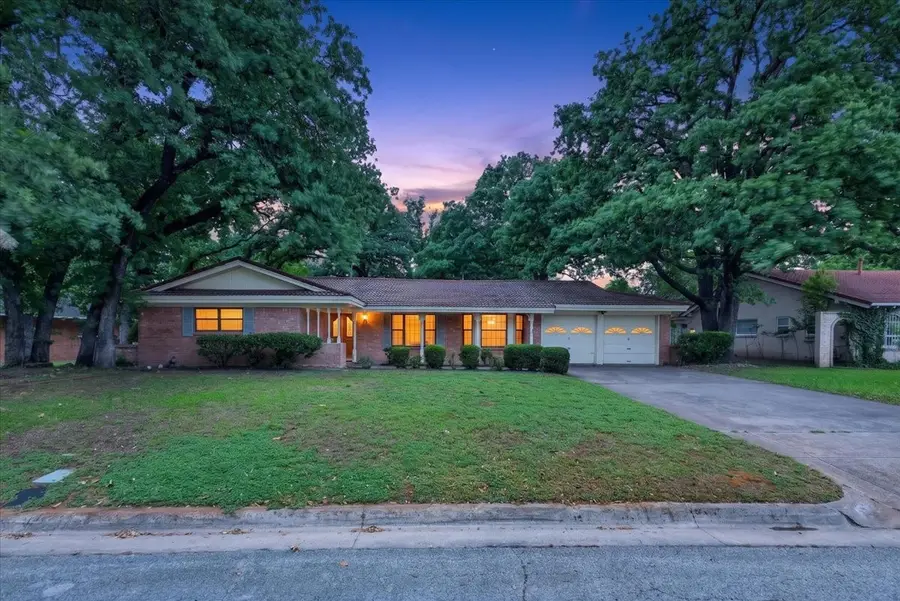 845 Wheelwood Drive, Hurst, TX 76053 - #2