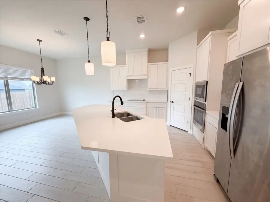 612 Wood Brook Lane, Burleson, TX 76028 - #2