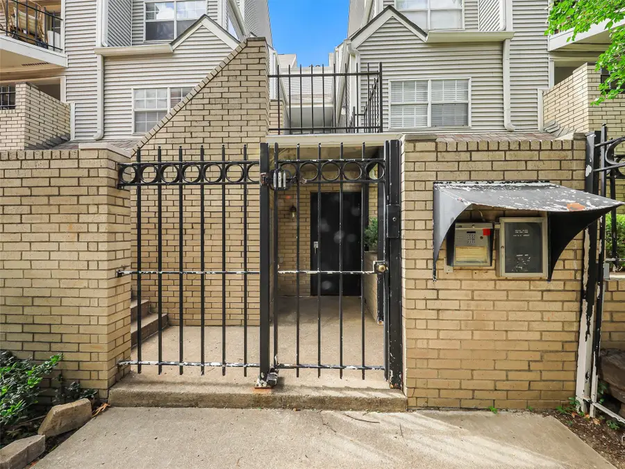 1010 Allen Street #214, Dallas, TX 75204 - #2