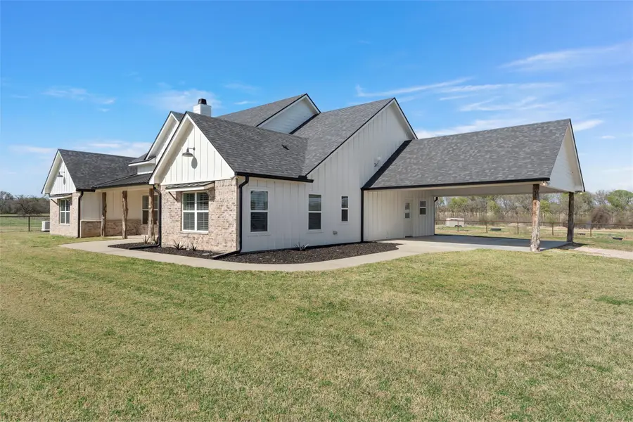 399 Satin Rd, Chilton, TX 76632 - #2