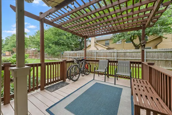 1463 Meadowood Village Drive, Fort Worth, TX 76120