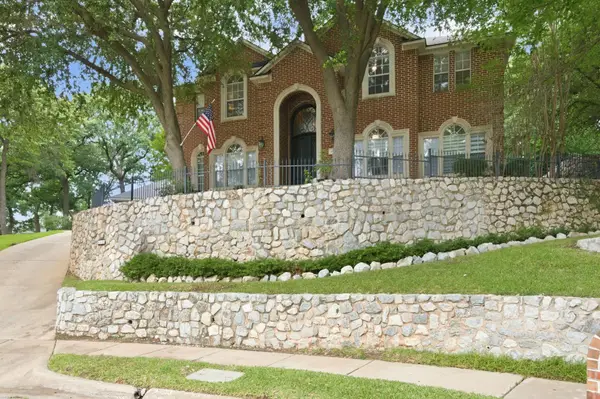 3145 Joyce Court, Grapevine, TX 76051