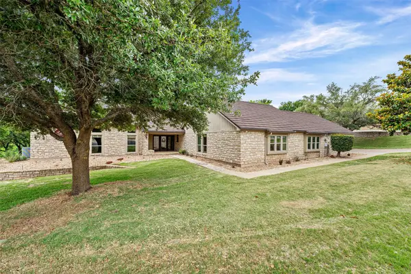 10100 Ravenswood Road, Granbury, TX 76049