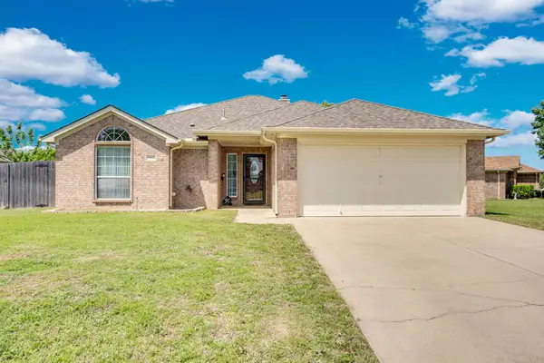 1040 Vinewood Avenue, Burleson, TX 76028