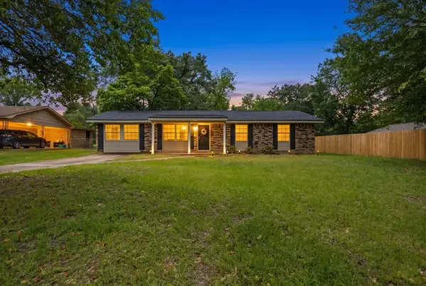 407 York Street, Lindale, TX 75771