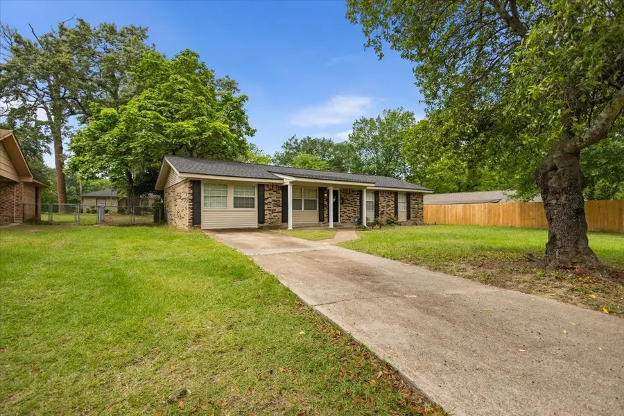 407 York Street, Lindale, TX 75771 - #3