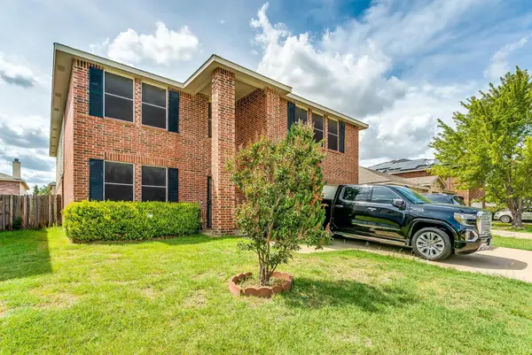 9008 Quarter Horse Lane, Fort Worth, TX 76123