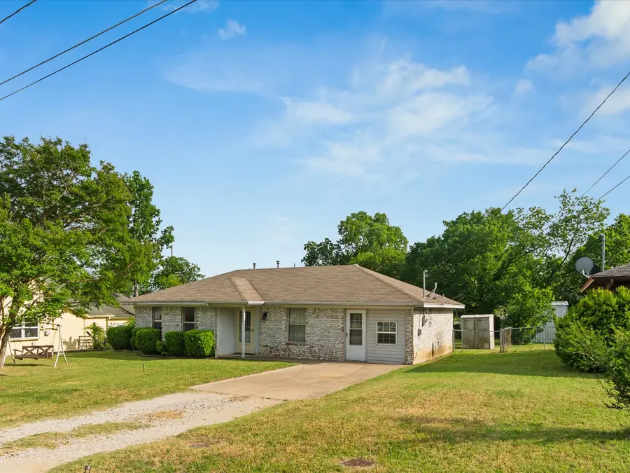 209 W Huffman Street, Krum, TX 76249 - #2