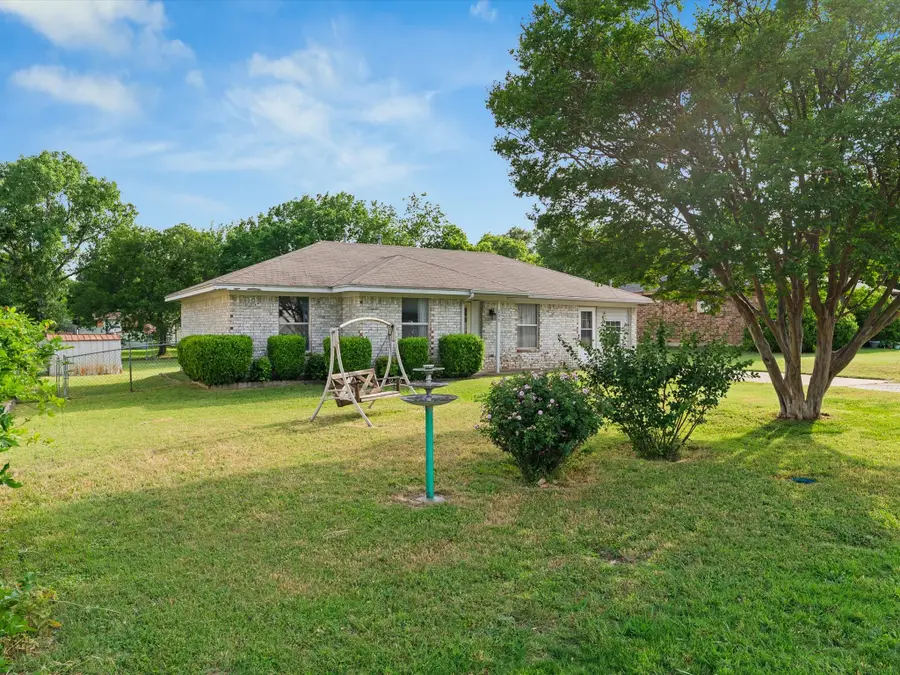 209 W Huffman Street, Krum, TX 76249 - #3