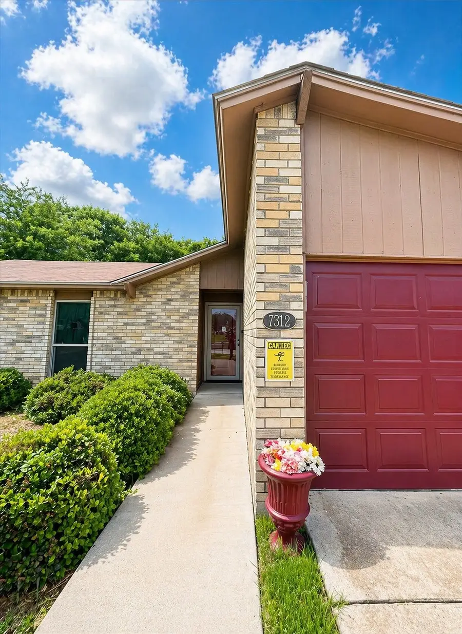 7312 Stonewall Road, Forest Hill, TX 76140 - #2