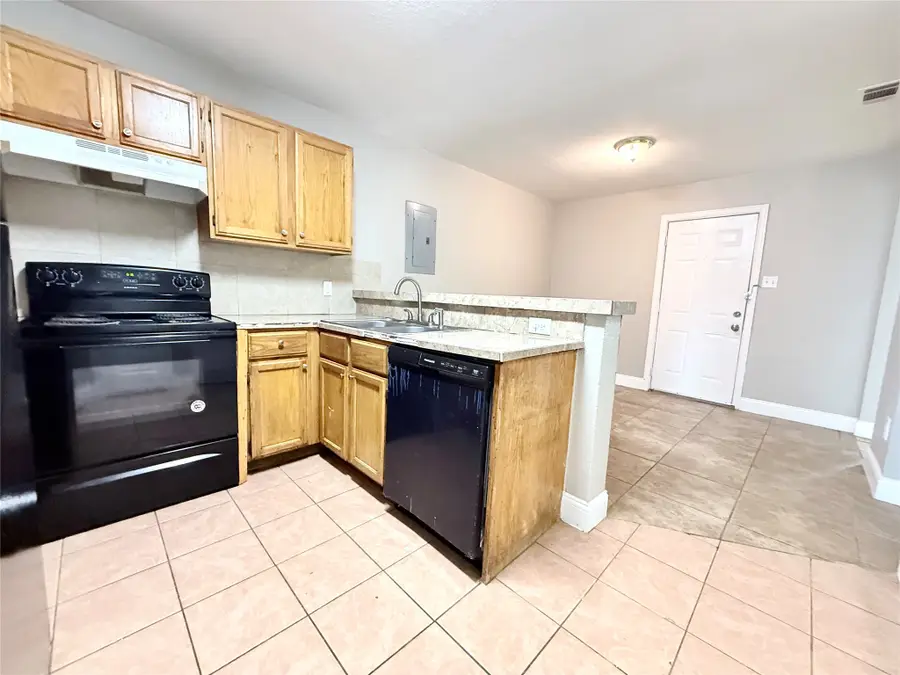 5200 Carol Avenue, Fort Worth, TX 76105 - #3