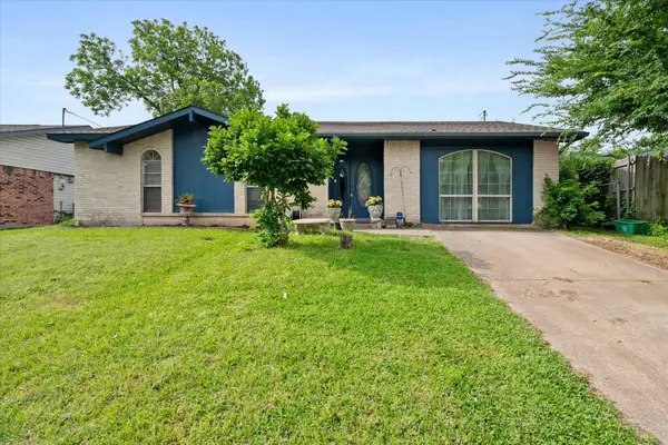 609 Columbine Lane, Grand Prairie, TX 75052