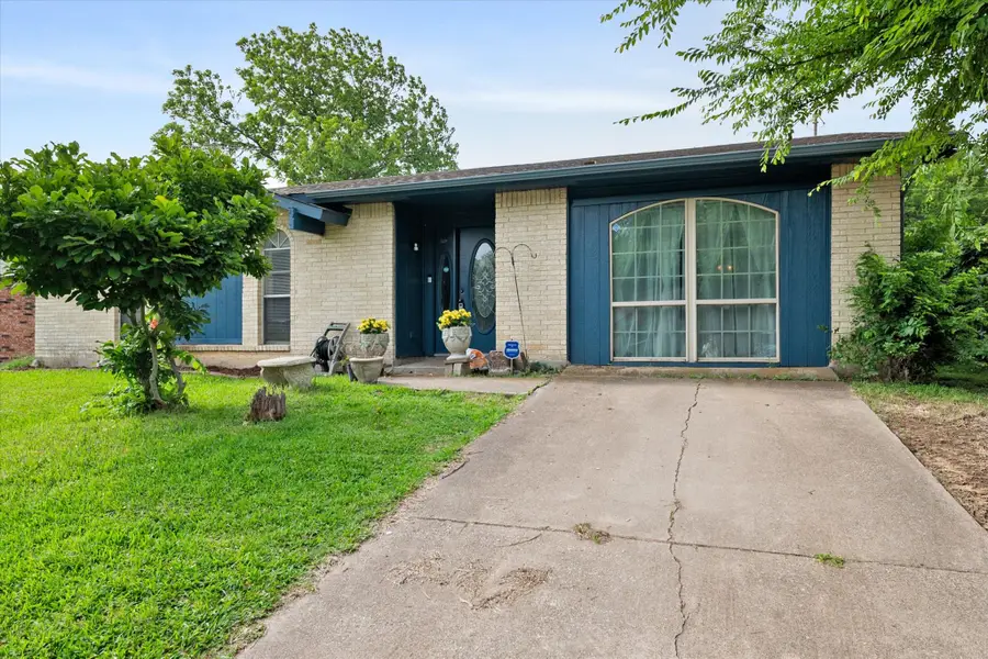 609 Columbine Lane, Grand Prairie, TX 75052 - #2