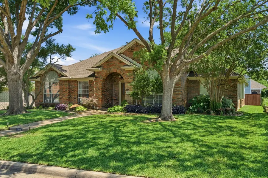 1213 Holly Hill Drive, Grand Prairie, TX 75052 - #2