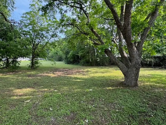 727 E 3rd Street, McGregor, TX 76657 - #3