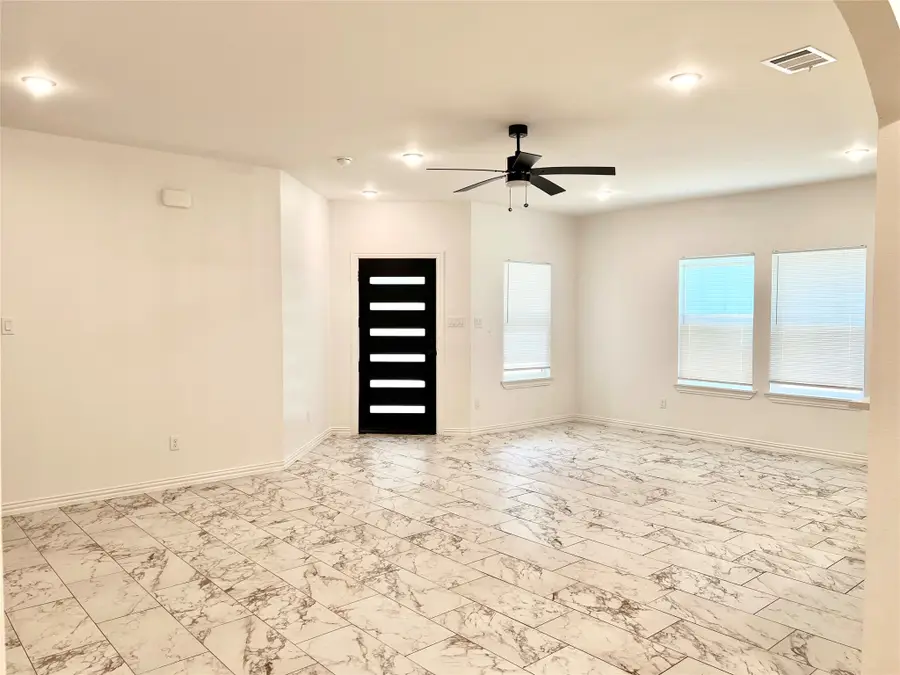 2811 Silkwood Street, Dallas, TX 75215 - #3