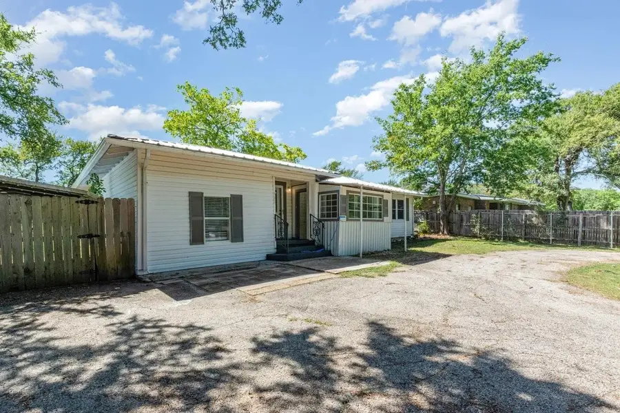 502 W Bells Boulevard, Bells, TX 75414 - #2