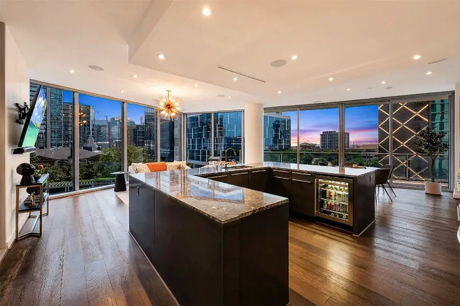 2900 Mckinnon Street #401, Dallas, TX 75201 - #3