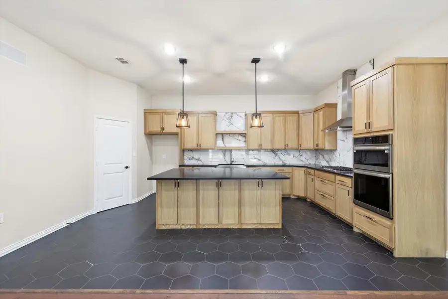 2514 Carpenter Avenue, Dallas, TX 75215 - #3