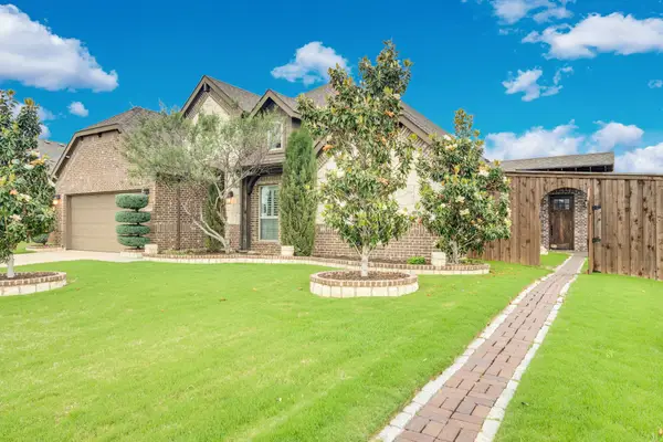 613 Autumn Run Drive, Midlothian, TX 76065