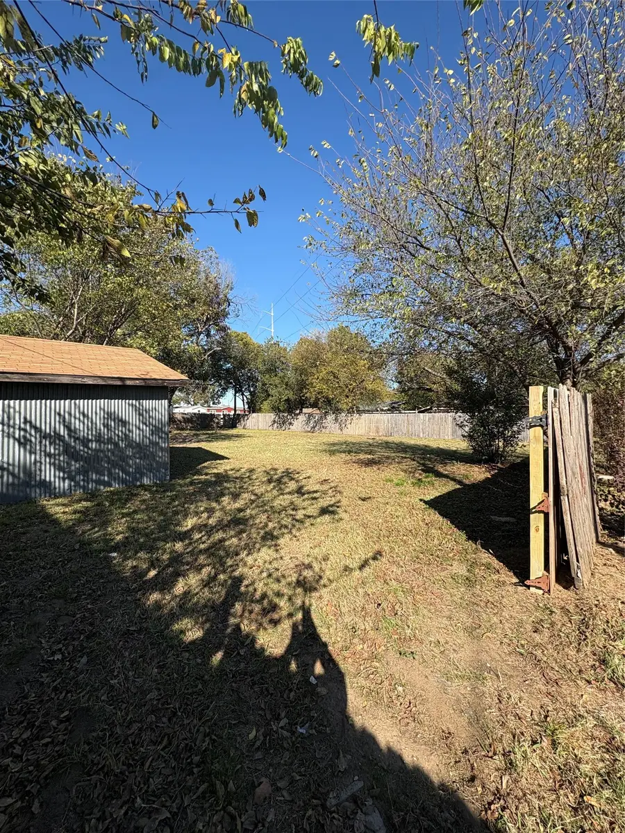 305 E Miller Street, Burleson, TX 76028 - #2