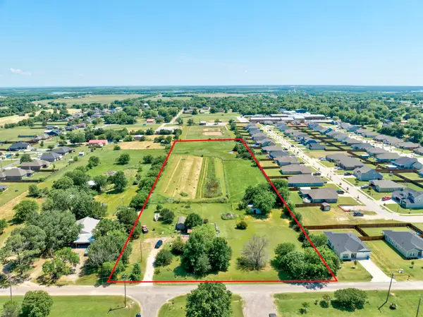 305 Swaha Drive, Tioga, TX 76271