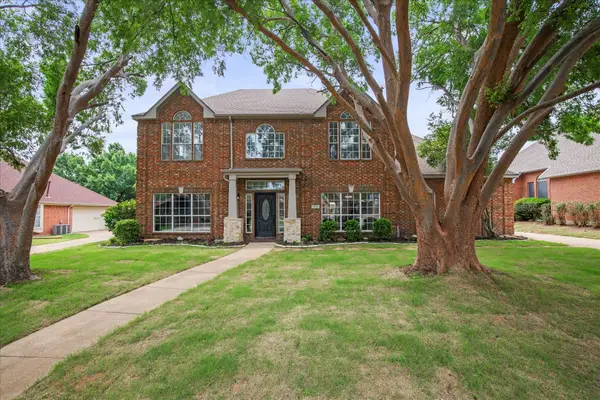 634 Meadowcrest Drive, Lewisville, TX 75077