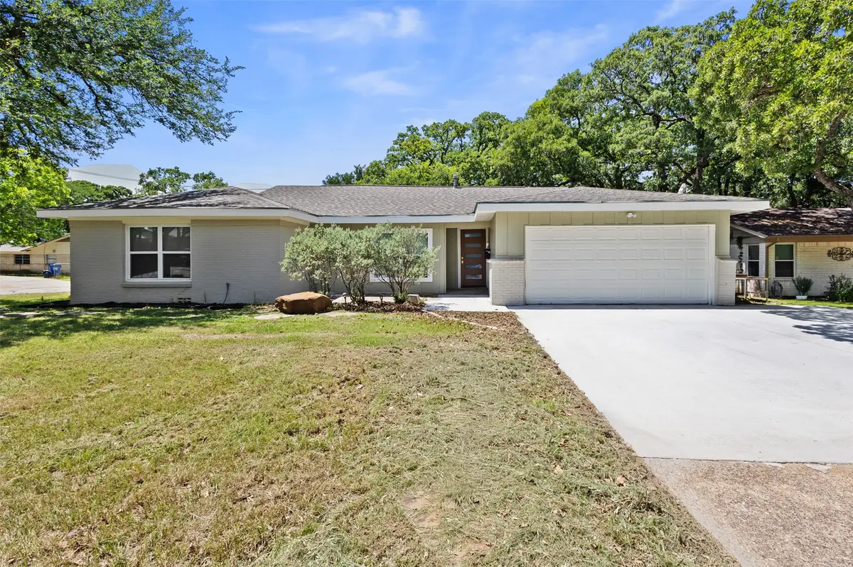 914 Vine Street, Euless, TX 76040 - #1