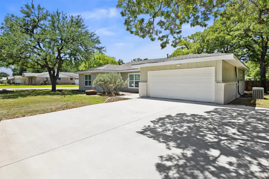 914 Vine Street, Euless, TX 76040 - #3