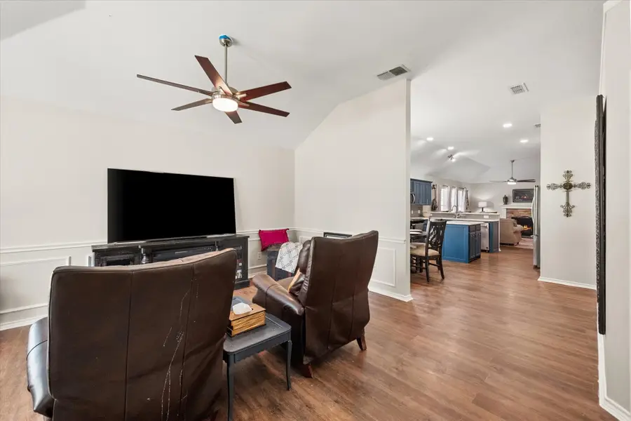 4220 Maryanne Place, Haltom City, TX 76137 - #3