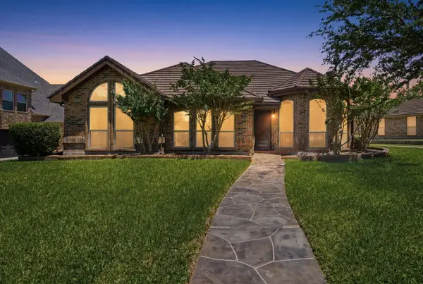 3220 Evan Drive, Hurst, TX 76054