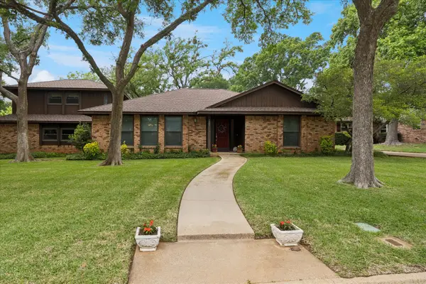 1401 Clover Hill Road, Mansfield, TX 76063