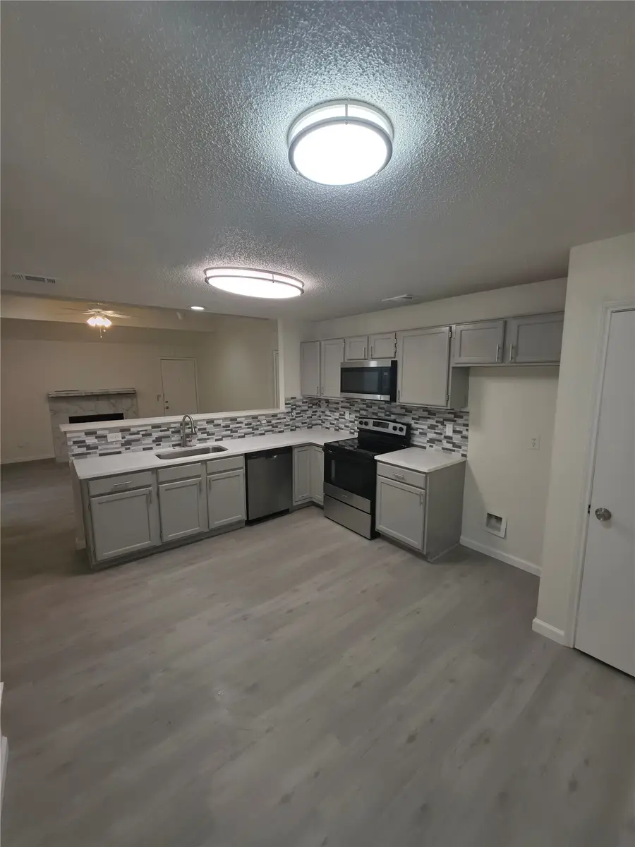 323 Valley Spring Drive, Arlington, TX 76018 - #3
