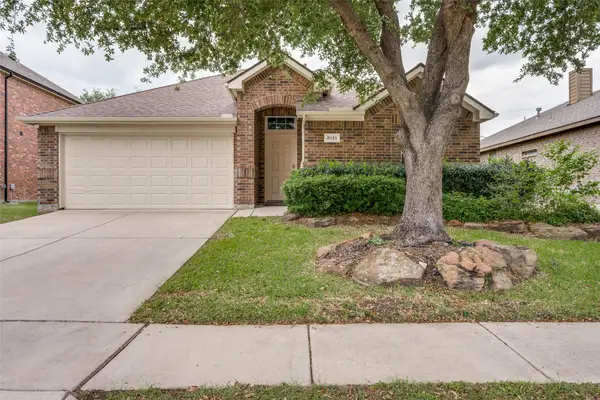 8121 Misty Water Drive, Fort Worth, TX 76131