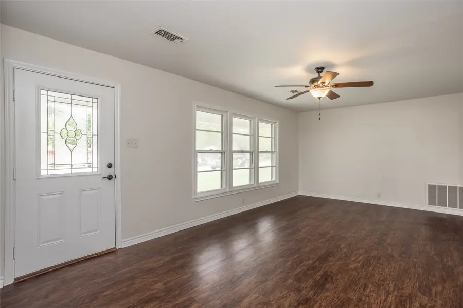 1102 Fair Avenue, Gainesville, TX 76240 - #3